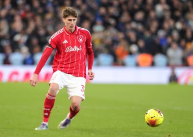 Nottingham Ormanı 'ndan Nicolo Savona, 30 Kasım 2025' te İngiltere 'nin Nottingham şehrinde oynanan Premier League maçında Nottingham Forest, Brighton ve Hove Albion' a karşı oynadığı maçta pas attı. 