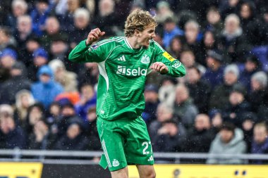 Newcastle United takımından Nick Woltemade, Premier League maçında Everton 'a karşı Newcastle United' ın 29 Kasım 2025 'te Liverpool' daki Hill Dickinson Stadyumu 'nda 0-3' lük galibiyetini kutluyor. 