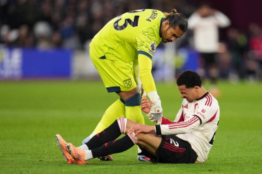 Liverpool 'dan Hugo Ekitike ve West Ham United' dan Alphonse Areola Premier League maçı sırasında Liverpool 'a karşı Londra Stadyumu, Londra, İngiltere, 30 Kasım 2025 