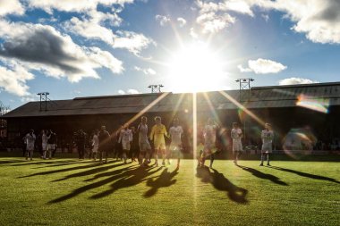 Manchester United oyuncuları Premier League maçından sonra taraftarları alkışlıyor. Crystal Palace, Manchester United 'a karşı Selhurst Park, Londra, İngiltere, 30 Kasım 2025 
