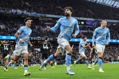 Manchester City 'den Josko Gvardiol, Manchester City - Leeds United maçında 29 Kasım 2025' te Etihad Stadyumu 'nda 2-0 kazanma golünü kutluyor. 