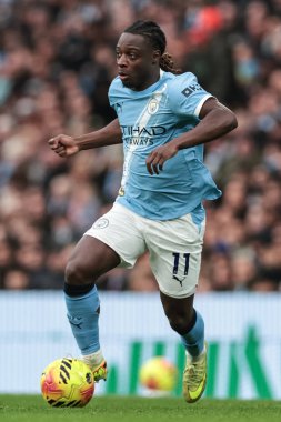 Manchester City 'den Jeremy Doku, Manchester City ile Leeds United' ın 29 Kasım 2025 'te Etihad Stadyumu' nda oynanan Premier League maçında topu aldı. 