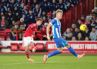 Nottingham Ormanı 'ndan James McAtee 30 Kasım 2025' te Nottingham Forest, Brighton ve Hove Albion 'a karşı oynadığı Premier League maçında topu geçti. 