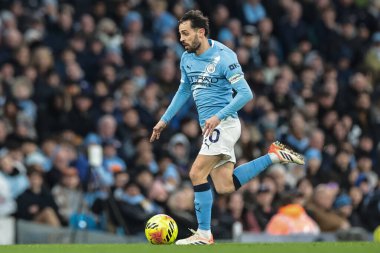 Manchester City 'den Bernardo Silva, Manchester City - Leeds United maçında 29 Kasım 2025' te Etihad Stadyumu 'nda topa vuruyor. 