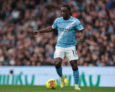 Manchester City 'den Jeremy Doku, Manchester City ile Leeds United' ın 29 Kasım 2025 'te Etihad Stadyumu' nda oynanan Premier League maçında topu aldı. 