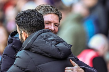 Crystal Palace 'ın menajeri Oliver Glasner, Manchester United Premier Lig maçından önce 30 Kasım 2025' te Selhurst Park, Londra, İngiltere 'de oynanan Crystal Palace - Manchester United maçında Ruben Amorim' i kucaklıyor. 