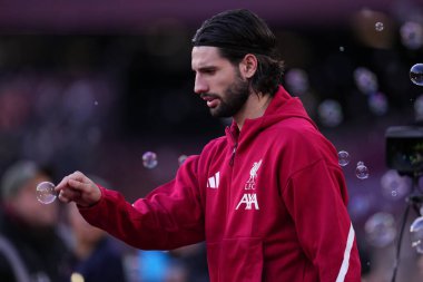 Liverpool 'dan Dominik Szoboszlai 30 Kasım 2025' te Londra 'daki Londra Stadyumu' nda oynanan Premier League maçında West Ham United Liverpool maçında West Ham balonunu patlattı. 