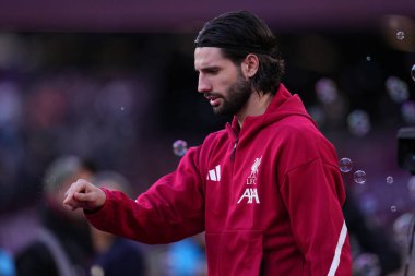 Liverpool 'dan Dominik Szoboszlai, Premier League maçı sırasında 30 Kasım 2025' te Londra Stadyumu 'nda West Ham United Liverpool' a karşı oynandı. 