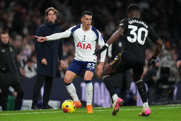 Tottenham Hotspur 'dan Pedro Porro Premier Lig maçında Tottenham Hotspur' a karşı Fulham, Tottenham Hotspur Stadyumu, Londra, Birleşik Krallık, 29 Kasım 2025 
