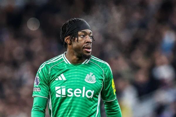 Newcastle 'dan Anthony Elanga Premier League maçında Everton, Newcastle United' a karşı Hill Dickinson Stadyumu, Liverpool, Birleşik Krallık, 29 Kasım 2025 