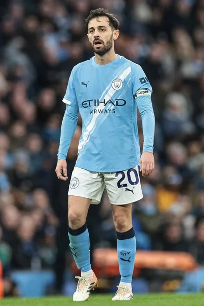 Manchester City ile Leeds United arasındaki Premier League maçı sırasında Manchester City 'den Bernardo Silva, Etihad Stadyumu, Manchester, İngiltere, 29 Kasım 2025 