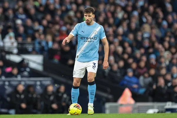 Manchester City 'den Ruben Dias Premier League maçında topla birlikte Manchester City - Leeds United maçında Etihad Stadyumu, Manchester, Birleşik Krallık, 29 Kasım 2025 