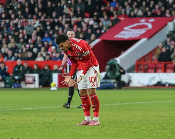 Nottingham Ormanı 'ndan Morgan Gibbs-White 30 Kasım 2025' te Nottingham Forest, Brighton ve Hove Albion 'a karşı oynanan Premier Lig karşılaşmasında kaçırılan şansa tepki gösterdi. 