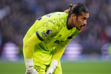 Premier Lig maçında West Ham United, Liverpool 'a karşı Londra Stadyumu' nda 30 Kasım 2025 'te oynanan karşılaşmada West Ham United' tan Alphonse Areola 
