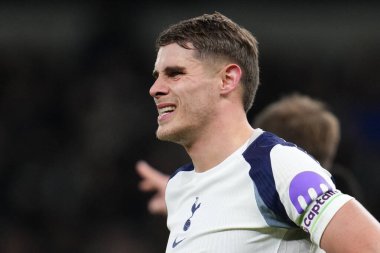 Tottenham Hotspur 'dan Micky van de Ven Premier League maçı sırasında Tottenham Hotspur Fulham' a karşı Tottenham Hotspur Stadyumu, Londra, Birleşik Krallık, 29 Kasım 2025 