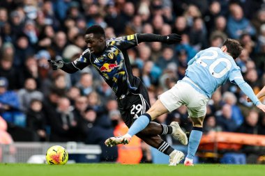 Leeds United takımından Wilfried Gnonto, Manchester City 'nin 29 Kasım 2025' te Etihad Stadyumu 'nda oynadığı Premier League maçında Manchester City ile Leeds United arasındaki maçta Manchester City' den Bernardo Silva 'ya faul yaptı. 