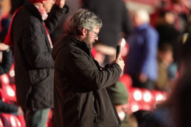 Nottingham Forest taraftarları Premier League maçı sırasında Nottingham Forest, Brighton ve Hove Albion 'a karşı City Ground, Nottingham, İngiltere, 30 Kasım 2025 