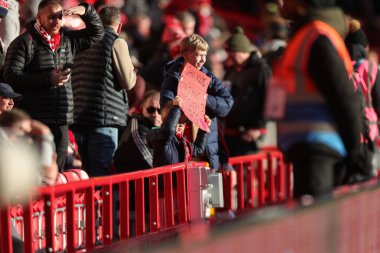 Nottingham Ormanı 'ndan Dan Ndoye Premier Lig maçında Nottingham Forest, Brighton ve Hove Albion' a karşı oynadığı City Ground, Nottingham, İngiltere 'de 30 Kasım 2025' de oynanan maçta Nottingham Forest formasını imzaladı. 
