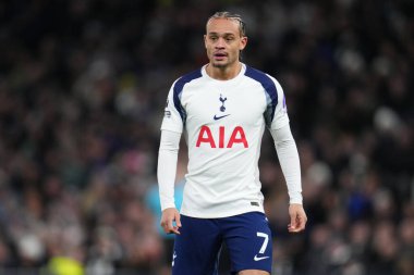 Tottenham Hotspur 'dan Xavi Simons Premier League maçı sırasında Tottenham Hotspur Fulham' a karşı Tottenham Hotspur Stadyumu, Londra, 29 Kasım 2025 