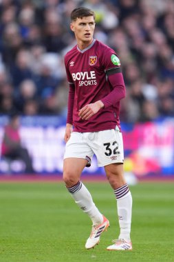 West Ham United takımından Freddie Potts, 30 Kasım 2025 'te Londra Stadyumu' nda oynanan West Ham United Liverpool maçında 