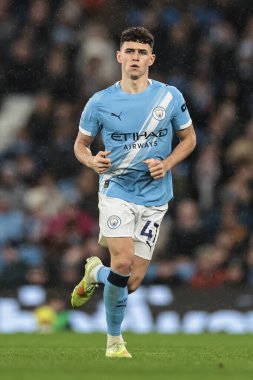 Manchester City ile Leeds United arasındaki Premier League maçı sırasında Manchester City 'den Phil Foden, Etihad Stadyumu' nda, 29 Kasım 2025 