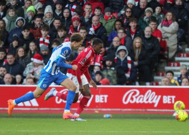 Nottingham Ormanı 'ndan Callum Hudson-Odoi ve Brighton & Hove Albion' dan Mats Wieffer Premier League maçı sırasında Nottingham Ormanı 'na karşı Brighton ve Hove Albion City Ground, Nottingham, Birleşik Krallık' ta 30 Kasım 2025 'te karşı karşıya geldiler. 