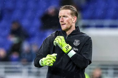 Everton kalecisi Jordan Pickford Premier League maçında Everton - Newcastle United maçı sırasında İngiltere 'nin Liverpool kentinde 29 Kasım 2025' te oynanan maç öncesi ısınma maçında 