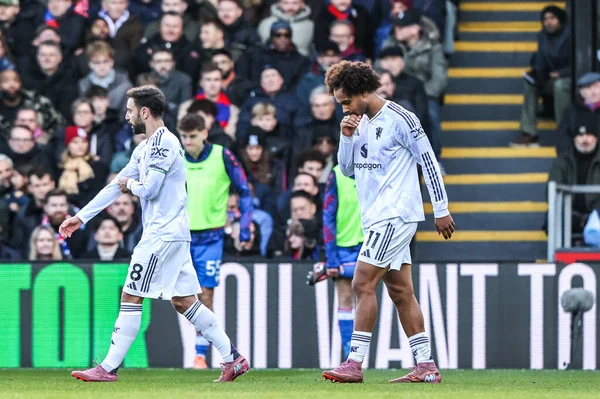 Manchester United takımından Joshua Zirkzee, 30 Kasım 2025 'te İngiltere' nin Selhurst Park kentinde oynanan Premier League karşılaşmasında 1-1 'lik galibiyet golünü kutluyor. 