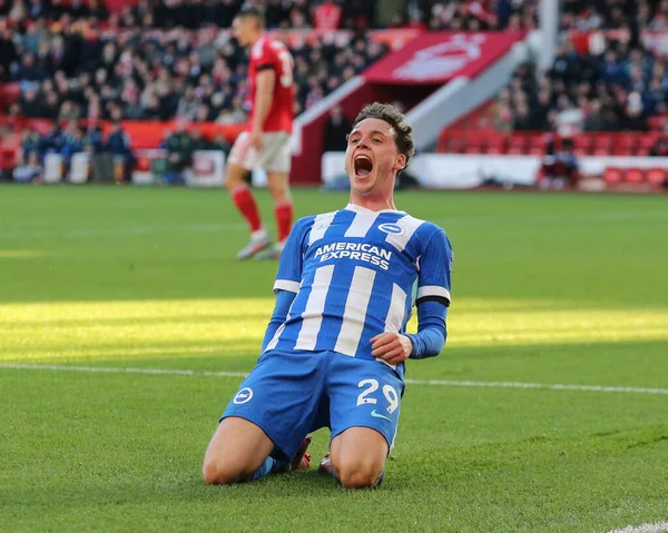 Brighton & Hove Albion takımından Maxim De Cuyper, 30 Kasım 2025 'te İngiltere' nin Nottingham kentinde oynanan Premier Lig maçı Nottingham Forest ve Hove Albion maçında 0-1 'lik galibiyet golünü kutluyor. 