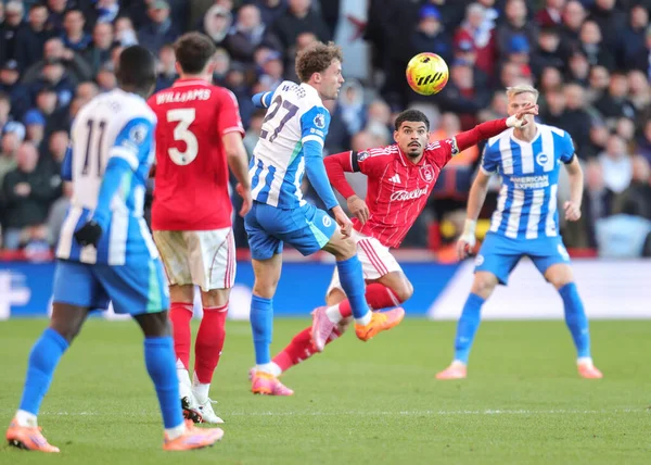 Brighton & Hove Albion takımlarından Mats Wieffer, İngiltere 'nin Nottingham Forest-Brighton ve Hove Albion maçlarında 30 Kasım 2025' de City Ground, Nottingham 'da karşı karşıya geldi. 