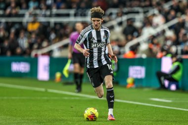 Anthony Gordon of Newcastle United during the Premier League match Newcastle United vs Tottenham Hotspur at St. James's Park, Newcastle, United Kingdom, 2nd December 2025 