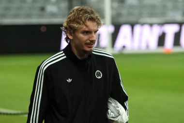 Newcastle United takımından Nick Woltemade, Premier League karşılaşması sırasında St.James 's Park, Newcastle, 2 Aralık 2025' te Tottenham Hotspur 'a karşı geldi. 