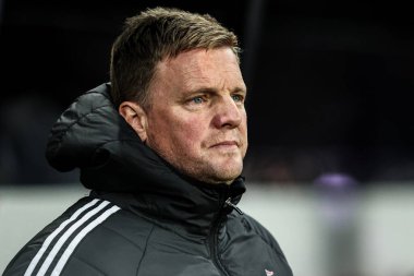 Newcastle United Premier Lig maçında Eddie Howe teknik direktörü Newcastle United ile Tottenham Hotspur arasında 2 Aralık 2025 'te St. James' s Park, Newcastle 'da oynanan karşılaşma sırasında 