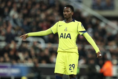 Pape Matar Sarr of Tottenham Hotspur gives his team instructions during the Premier League match Newcastle United vs Tottenham Hotspur at St. James's Park, Newcastle, United Kingdom, 2nd December 2025 