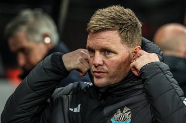 Newcastle United Premier Lig maçında Eddie Howe teknik direktörü Newcastle United ile Tottenham Hotspur arasında 2 Aralık 2025 'te St. James' s Park, Newcastle 'da oynanan karşılaşma sırasında 