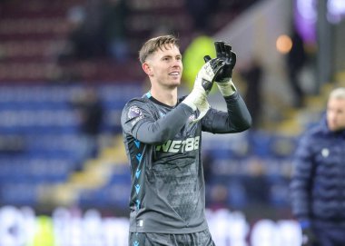 Crystal Palace kalecisi Dean Henderson Premier League maçından sonra taraftarları alkışlıyor Burnley - Crystal Palace - Turf Moor, Burnley, İngiltere, 3 Aralık 2025 