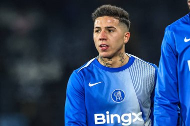 Chelsea 'den Enzo Fernnndez Premier Lig maçında Leeds United Chelsea' ye karşı 3 Aralık 2025 'te oynanan Elland Road, Leeds maçında ısınma turunda 