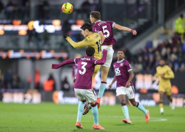 Crystal Palace 'dan Daichi Kamada ve Burnley' den Maxime Esteve Premier Lig maçı sırasında Burnley, Burnley 'e karşı Crystal Palace Turf Moor, Burnley, İngiltere, 3 Aralık 2025 