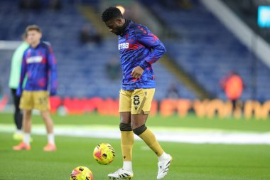 Kristal Saray 'dan Jefferson Lerma Premier Lig maçında ısınma turunda Burnley, Burnley' e karşı Turf Moor, Burnley, İngiltere, 3 Aralık 2025 