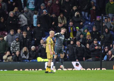 Crystal Palace kalecisi Dean Henderson, Burnley 'nin 3 Aralık 2025' te Turf Moor, Burnley 'de oynadığı Premier League maçında tam zamanlı olarak kutlama yapıyor. 
