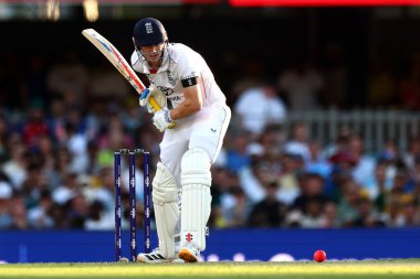 İngiltere 'den Harry Brook, Avustralya' nın The Gabba, Brisbane Ground, Brisbane, Avustralya 'da 4 Aralık 2025' te oynanan 2. 