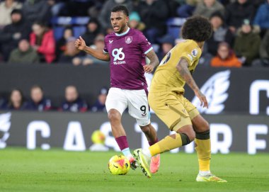 Lyle Foster of Burnley in action during the Premier League match Burnley vs Crystal Palace at Turf Moor, Burnley, United Kingdom, 3rd December 2025 