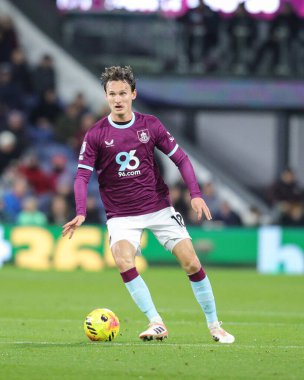Burnley 'den Hjalmar Ekdal Premier Lig maçı sırasında Burnley, Burnley' e karşı Turf Moor, Burnley, İngiltere, 3 Aralık 2025 