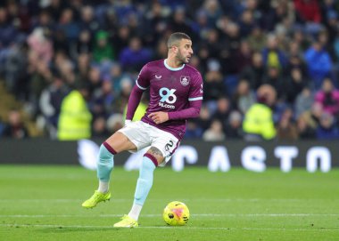 Burnley 'den Kyle Walker Premier Lig maçı sırasında Burnley, Burnley' e karşı Kristal Saray Turf Moor, Burnley, İngiltere, 3 Aralık 2025 