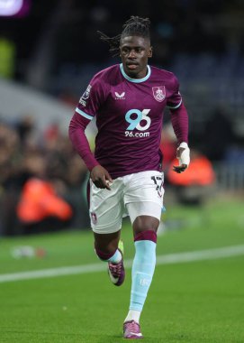 Burnley 'den Loum Tchaouna Premier Lig maçı sırasında Burnley, Burnley' e karşı Kristal Saray Turf Moor, Burnley, İngiltere, 3 Aralık 2025 