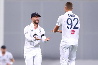 İngiliz Brydon Carse, Avustralyalı Cameron Green 'i 2. NRMA Sigorta Külleri Günü Avustralya' nın Gabba, Brisbane Cricket Ground, Brisbane, Avustralya 'da 2. 