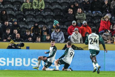 Middlesbrough 'dan Alex Gilbert, 5 Aralık 2025' te MKM Stadyumu 'nda oynanan Hull City ve Middlesbrough arasındaki Sky Bet Şampiyonası maçında 0-2' lik galibiyetini kutluyor. 