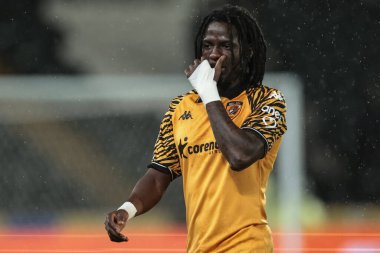 Hull City 'nin Hull City ile Middlesbrough maçında Hull City maçı sırasında Hull City' den üzgün bir Babajide David Akintola, 5 Aralık 2025 'te Hull Stadyumu' nda 