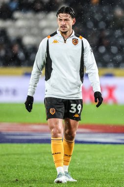 Hull City 'den Enis Destan, 5 Aralık 2025' te Hull City 'nin Middlesbrough' a karşı oynadığı Sky Bet Şampiyonası maçında maç öncesi ısınma maçında 