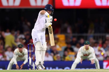 İngiltere 'den Ben Duckett, Avustralya' nın Gabba, Brisbane Ground, Brisbane, Avustralya, 6 Aralık 2025 'te İngiltere' ye karşı NRMA Sigorta Külleri Serisi 'nin 3. 
